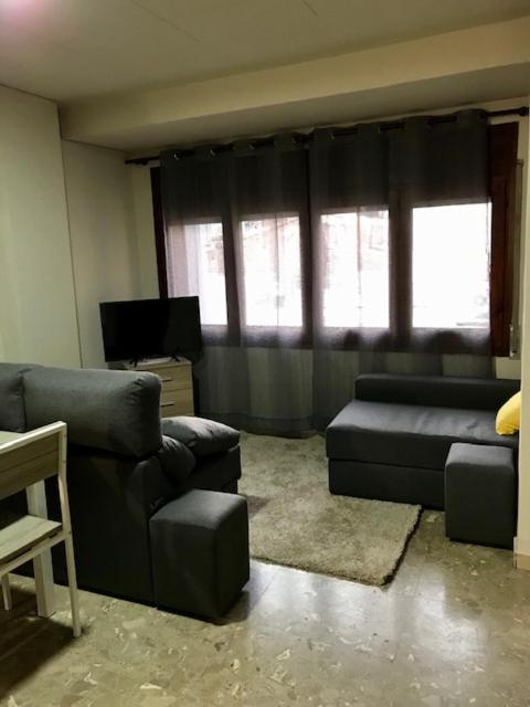 Apartament Encantador Al Centre De Vic Aptgarbi Eksteriør billede