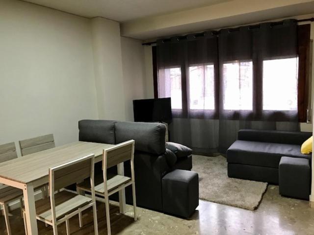Apartament Encantador Al Centre De Vic Aptgarbi Eksteriør billede
